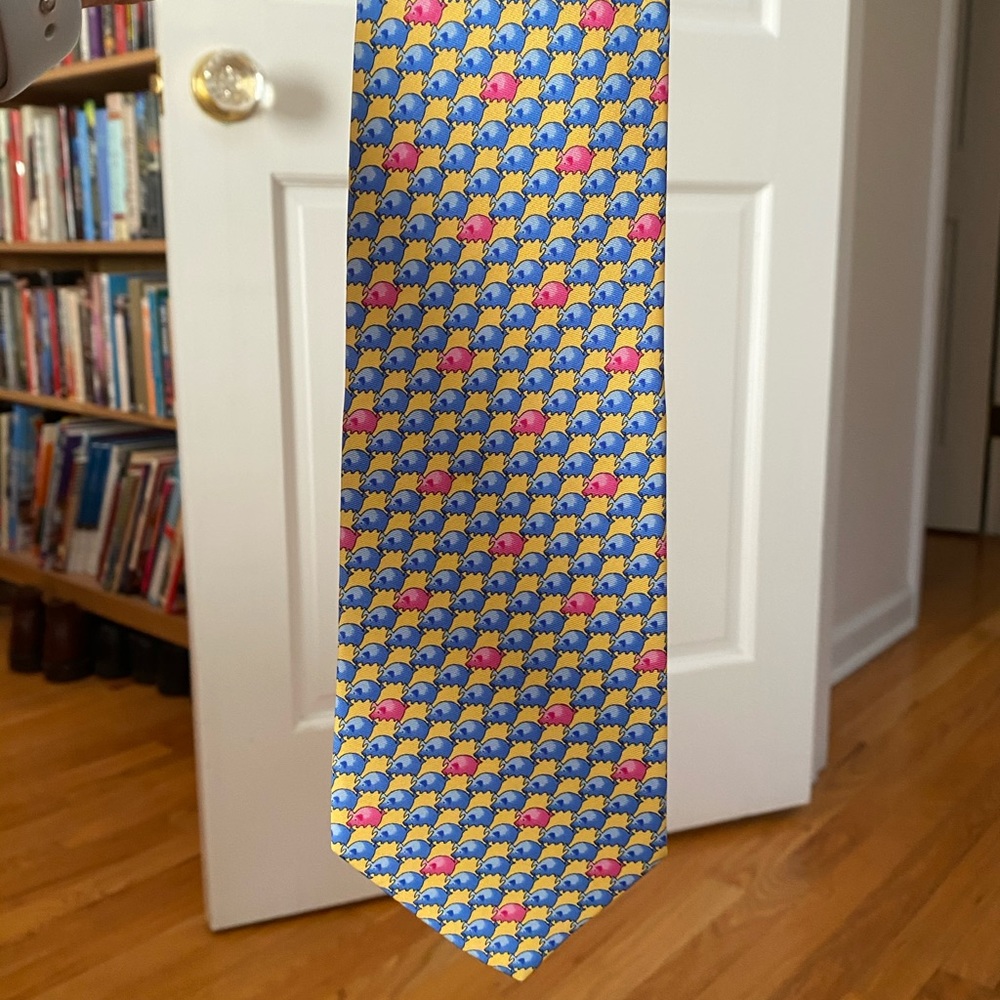 Holland & Sherry yellow silk tie with pig pattern